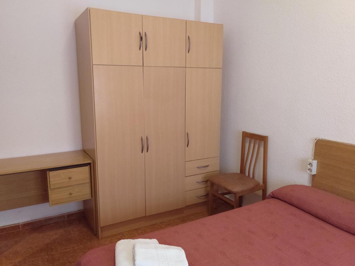 Pension Miraflores Сарагоса Экстерьер фото