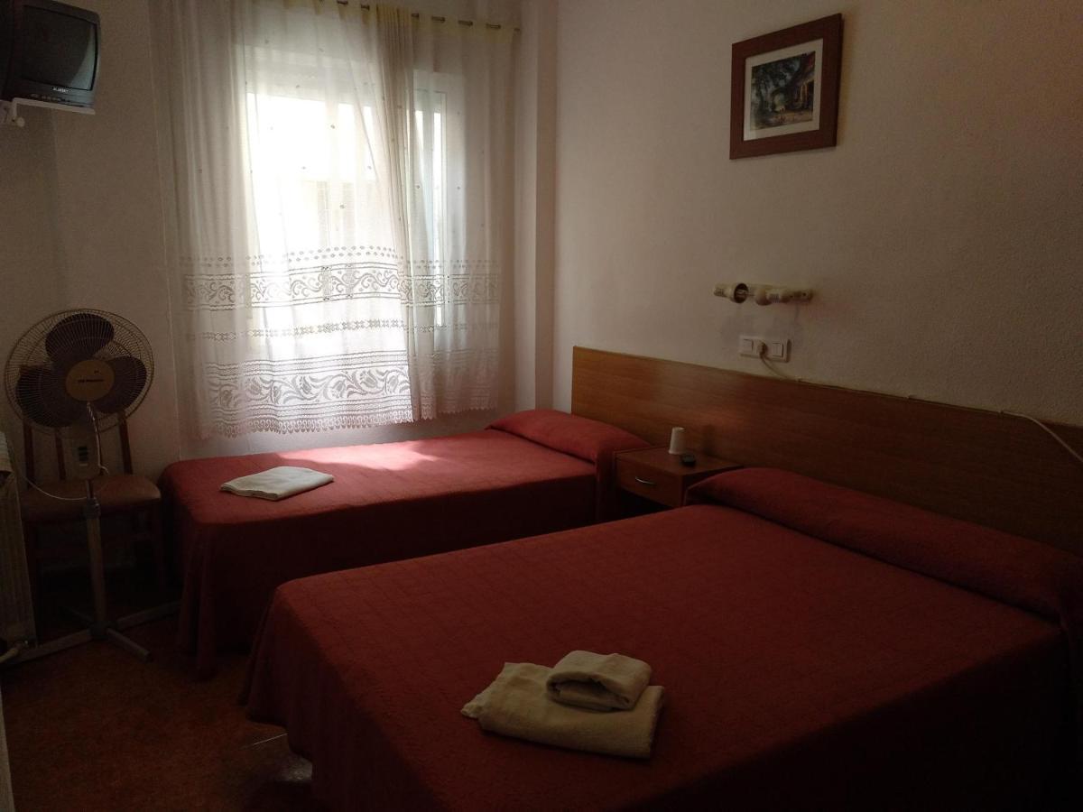 Pension Miraflores Сарагоса Экстерьер фото